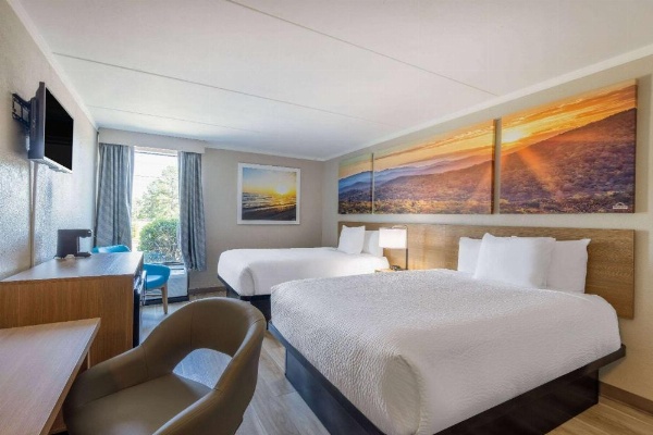 Days Inn & Suites by Wyndham Fayetteville NW Ft Bragg image 19